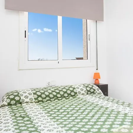 Sleeps 8 Lloret de Mar