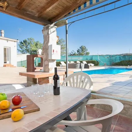 Sleeps 8 Вилла *